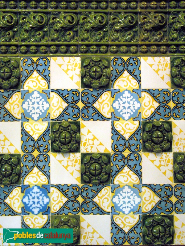 Mataró - Casa Coll i Regàs. Ceràmica