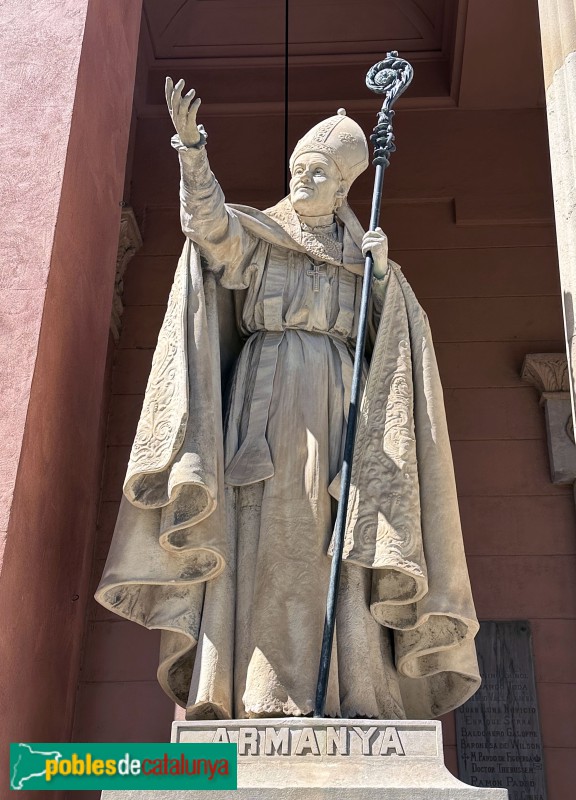 Vilanova i la Geltrú - Escultura del Bisbe Armanyà (Museu Víctor Balaguer) (2)