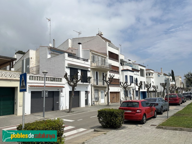 Caldes d'Estrac - Passeig dels Anglesos (Foto: Albert Esteves, 2025) Caldes d'Estrac - Passeig dels Anglesos