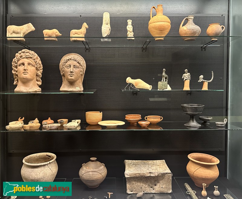 Biblioteca-Museu Víctor Balaguer - Exvots, llànties i objectes d'època romana