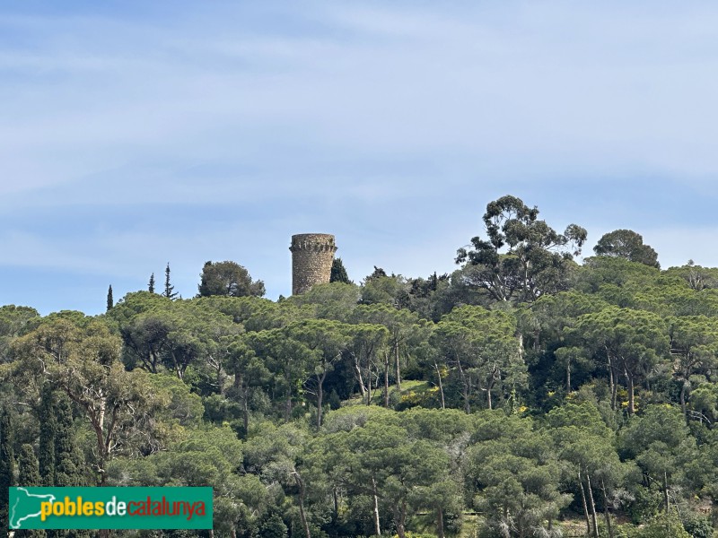 Arenys de Mar - Torre dels Encantats, des de Caldestes