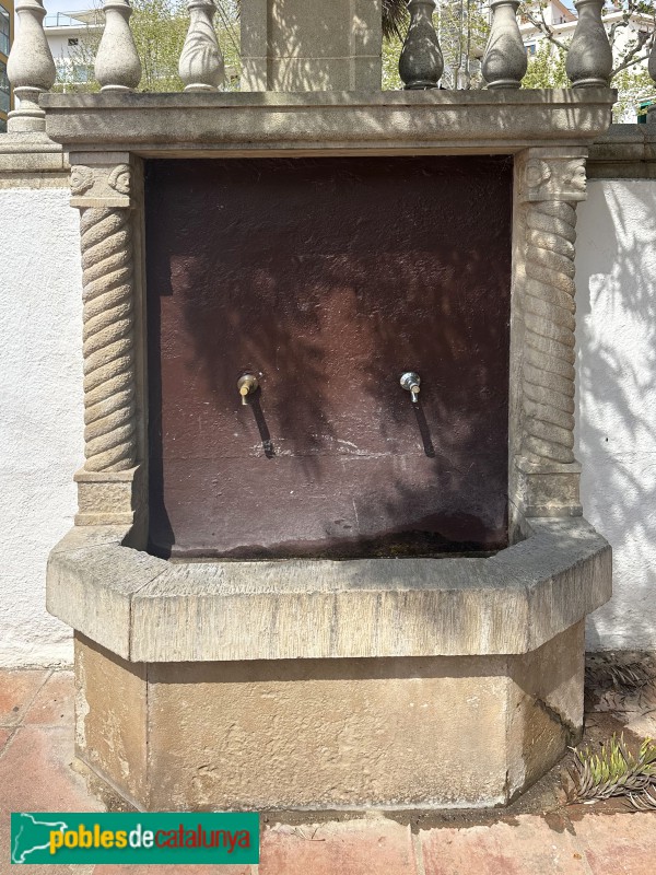 Caldes d'Estrac - Font de la plaça de la Vila