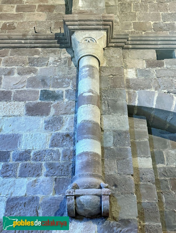 Riudecanyes - Monestir d'Escornalbou. Interior de l'església