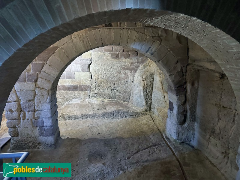 Riudecanyes - Monestir d'Escornalbou. Cripta