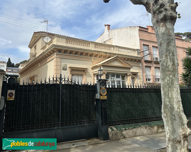 Caldes d'Estrac - Carrer Santa Teresa (1)