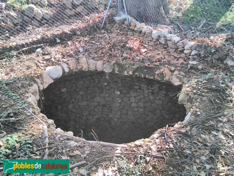 Colldejou - Pou de glaç del Mas Magrinyà