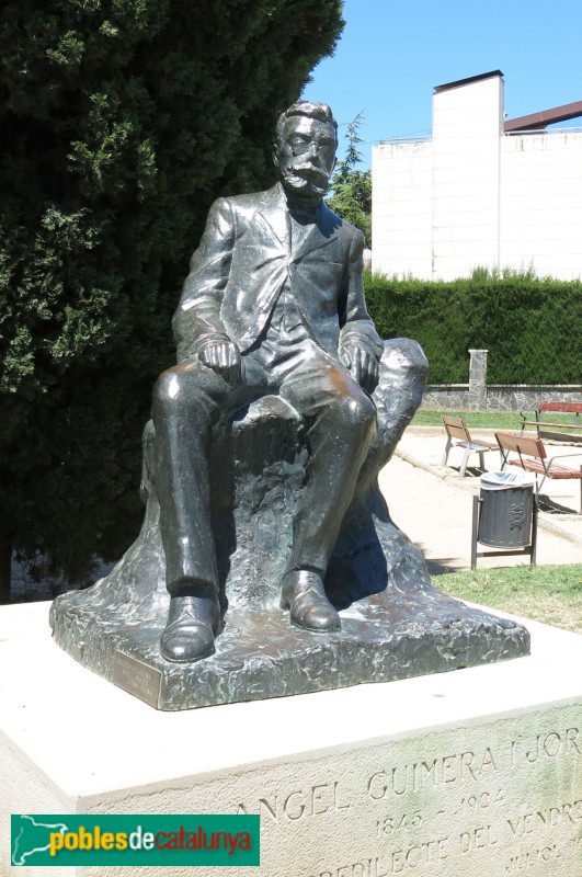 El Vendrell - Monument a Àngel Guimerà