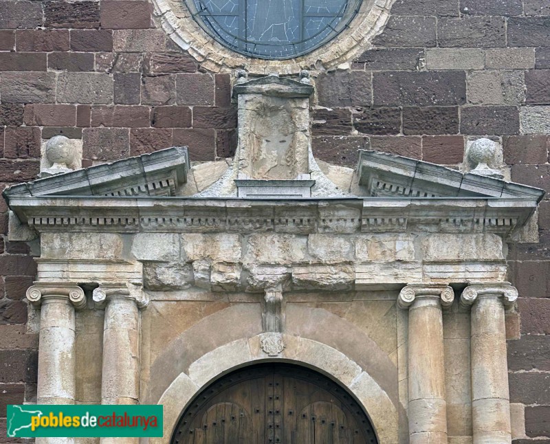 Prades - Església de Santa Maria. Portada
