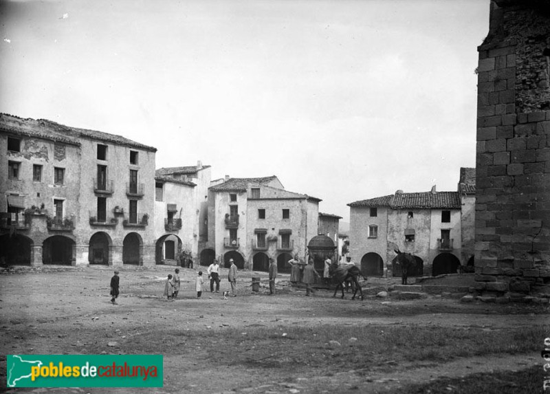 Prades - Plaça Major