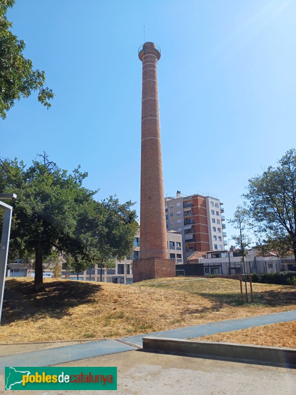 Terrassa - Fàbrica SAPHIL. Xemeneia