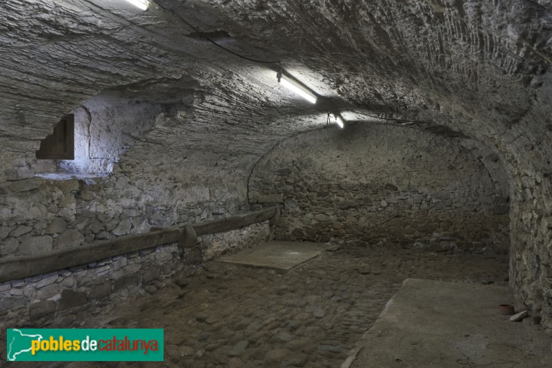 Girona - Can Barril (Foto: <i>Raül Costal -invarquit.gencat.cat-</i>, 2023) Girona - Can Barril