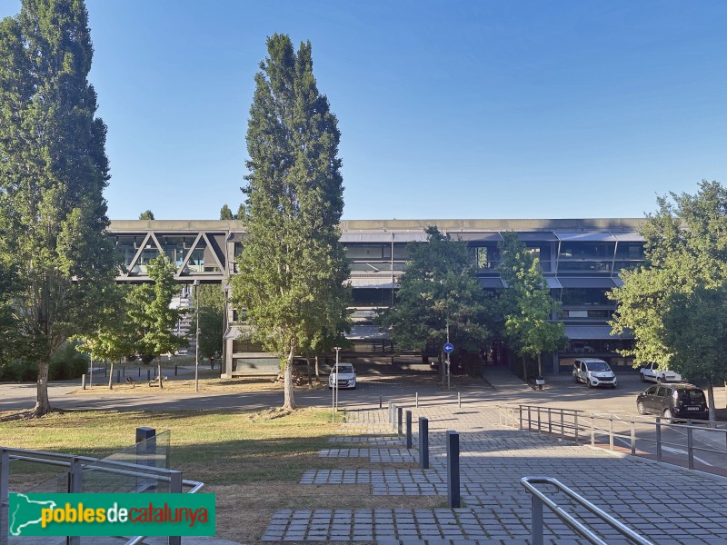 Girona - Edifici Casademont (Foto: Albert Esteves, 2025) Girona - Edifici Casademont