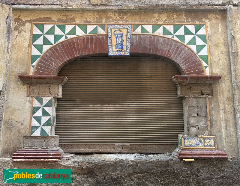 L'Espluga de Francolí - Antiga farmàcia Carulla