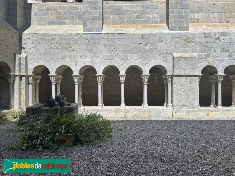 Girona - Monestir de Sant Daniel. Claustre