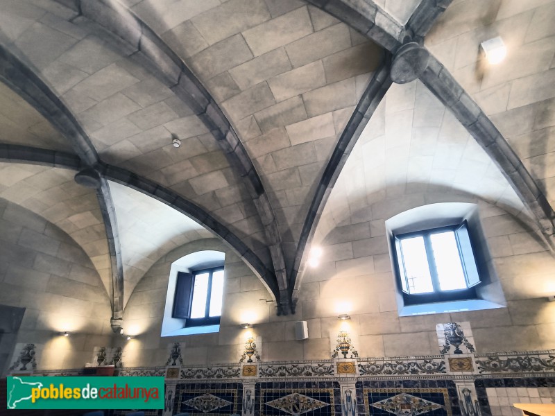 Barcelona - Casa de Convalescència. Menjador d'homes