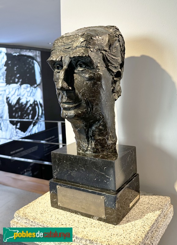 Museu del Càntir - Bust de Jaume Clavell, obra de Manuel Cusachs