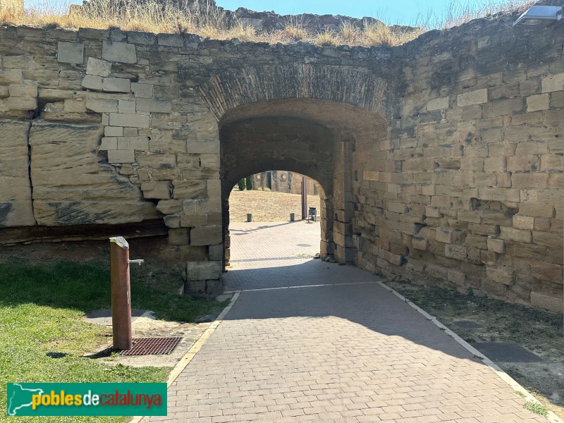 Lleida - La Suda. Porta del recinte del Castell