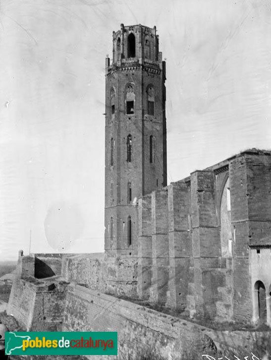 Lleida - Seu Vella. Campanar (Foto: <i>Anònima -Arxiu Fotogràfic Centre Excursionista de Catalunya-</i>, 1889-1916) Lleida - Seu Vella. Campanar