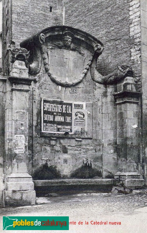 Lleida - La font dels Tritons quan era a la Seu Nova