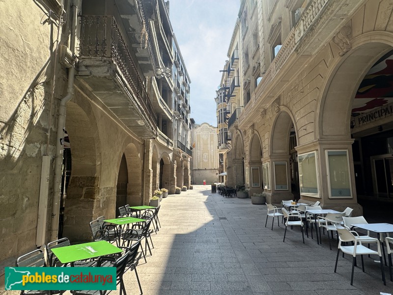 Lleida - Porxos de la plaça de la Paeria (Foto: Albert Esteves, 2025) Lleida - Porxos de la plaça de la Paeria
