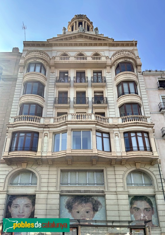 Lleida - Antiga Banca Llorens. Façana Paeria