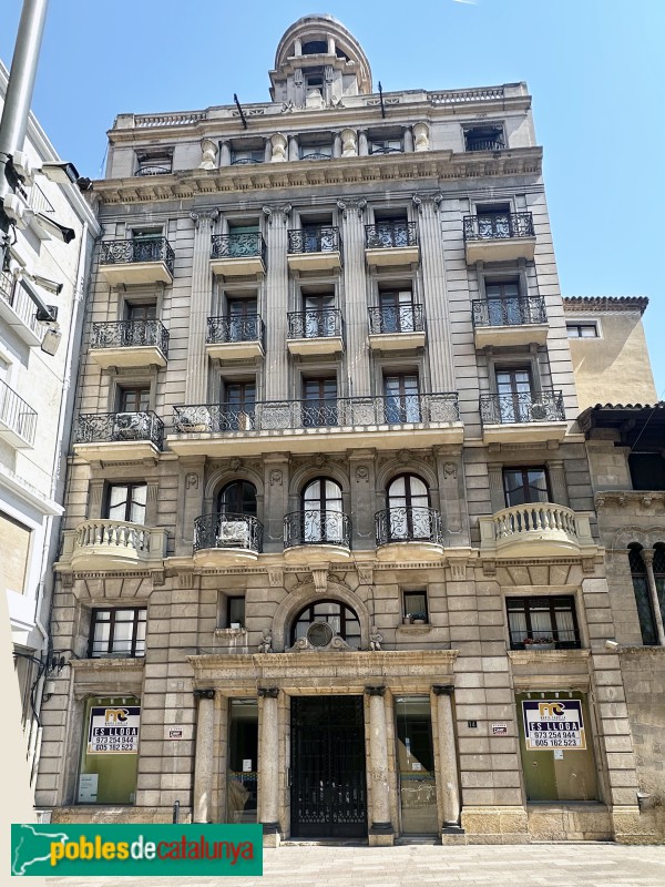 Lleida - Antiga Banca Llorens. Façana Paeria