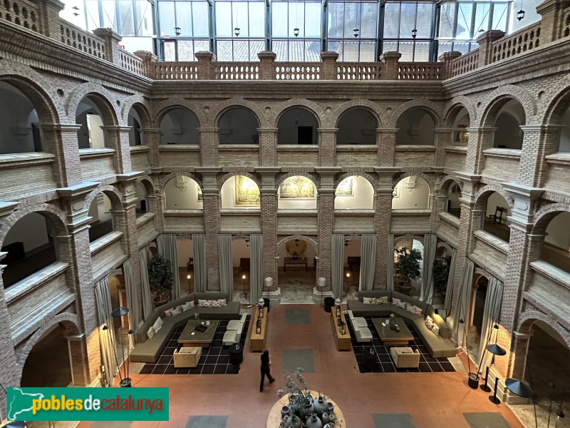Lleida - Convent de Sant Domènec o del Roser. Claustre
