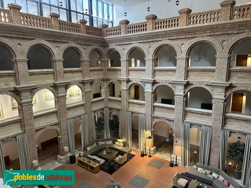 Lleida - Convent de Sant Domènec o del Roser. Claustre