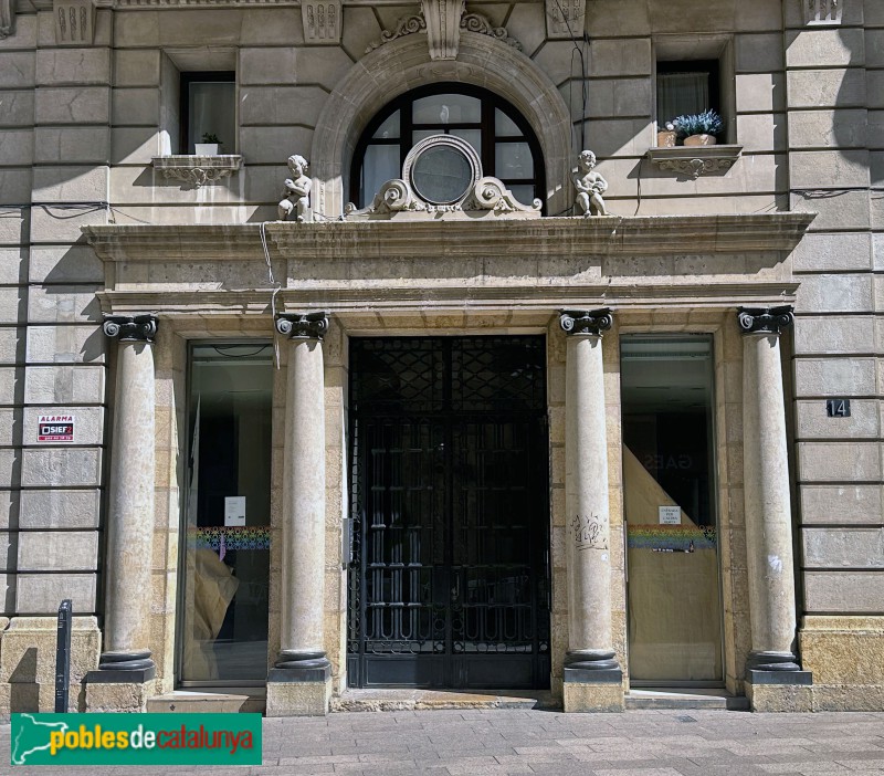 Lleida - Antiga Banca Llorens. Façana Paeria