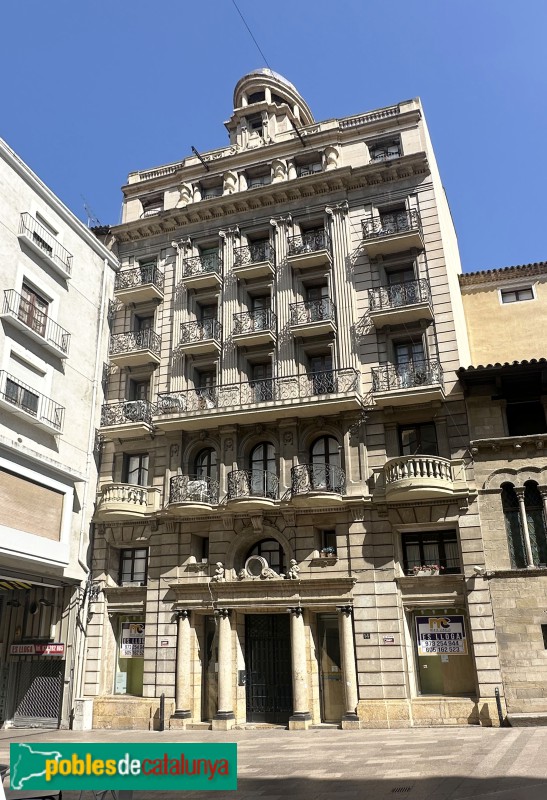 Lleida - Antiga Banca Llorens. Façana Paeria
