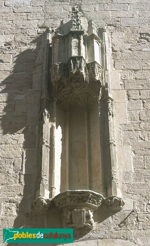 Lleida - Hospital de Santa Maria. Fornícula que allotjava originalment la imatge