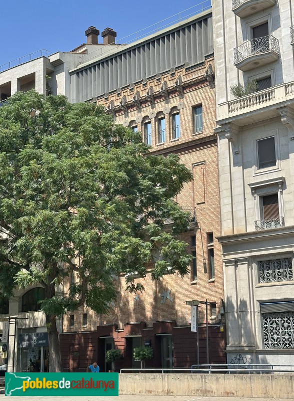 Lleida - Cinema Vinyes. Façana Av. Madrid