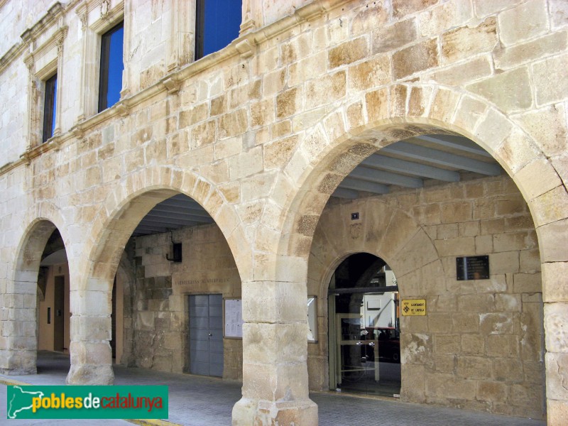 Linyola - Casa de la Vila (Foto: Albert Esteves, 2008) Linyola - Casa de la Vila