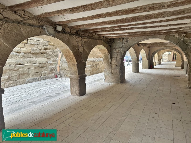 Linyola - Porxos de la plaça de l'Església