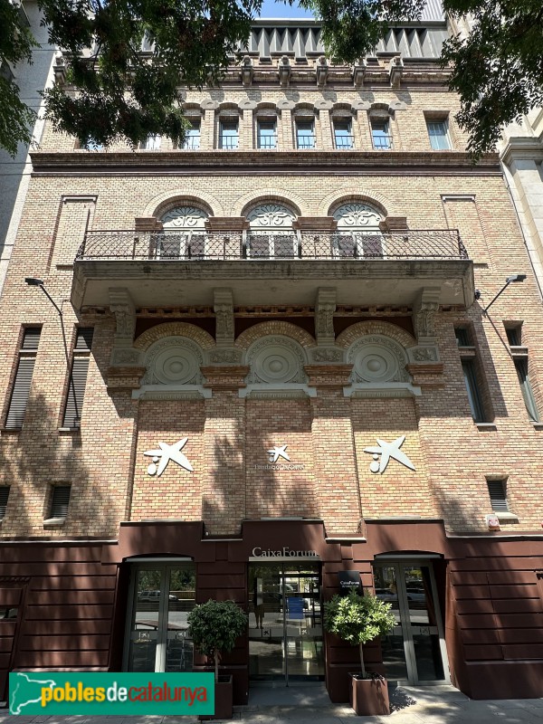 Lleida - Cinema Vinyes. Façana Av. Madrid