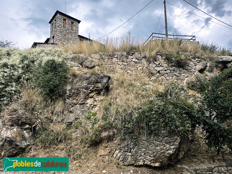 Montellà - Restes del castell de Montellà