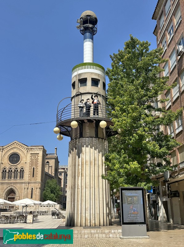 Lleida - Far de la plaça de Sant Joan