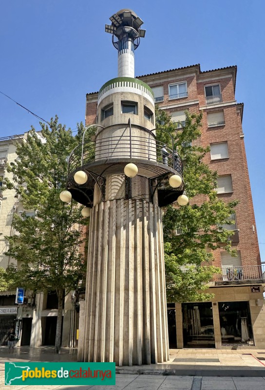 Lleida - Far de la plaça de Sant Joan