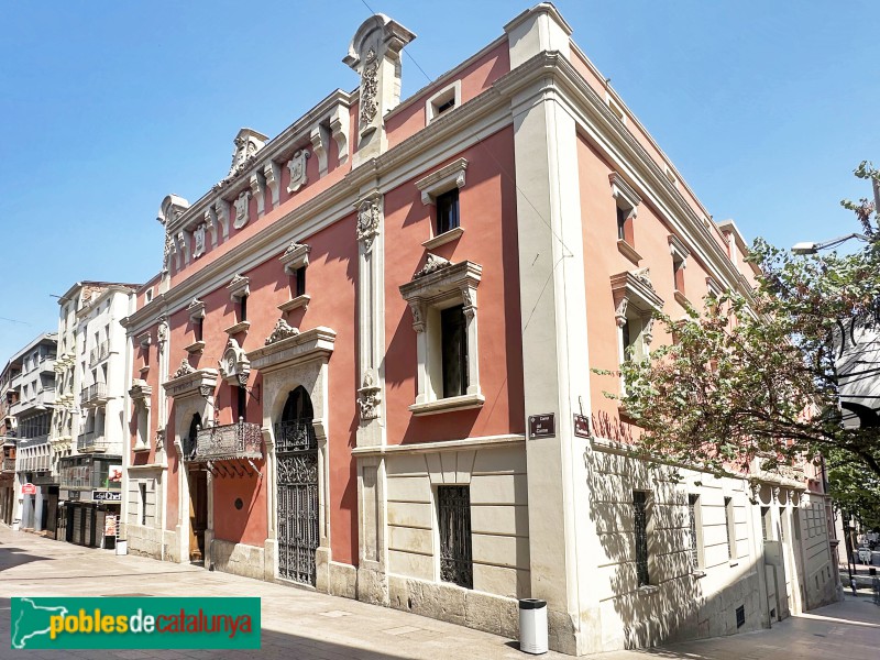 Lleida - Palau de la Diputació. Façana carrer del Carme