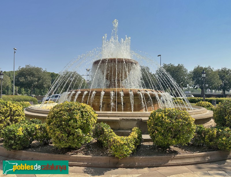 Lleida - Govern Civil. Font monumental