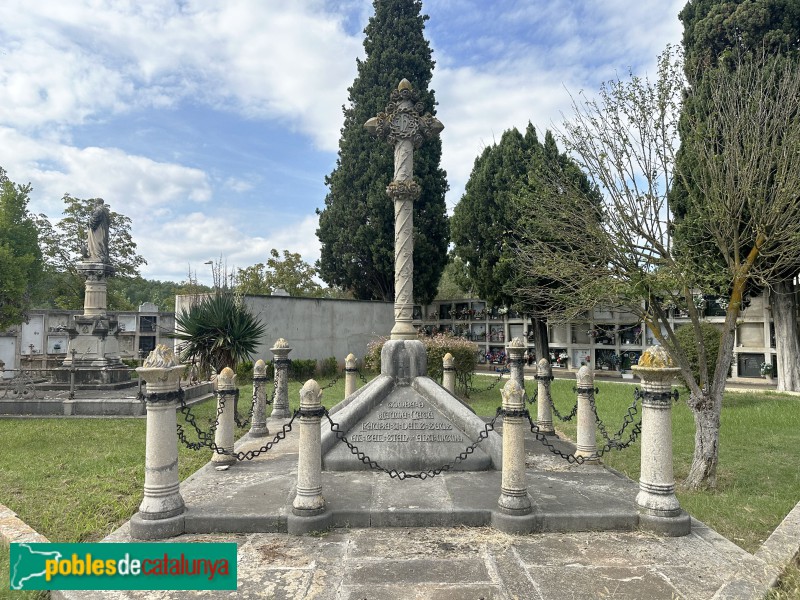 Girona - Cementiri de Pont Major. Sepulcre Jaume Catà (Foto: Albert Esteves, 2025) Girona - Cementiri de Pont Major. Sepulcre Jaume Catà