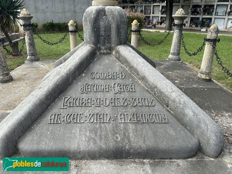 Girona - Cementiri de Pont Major. Sepulcre Jaume Catà (Foto: Albert Esteves, 2025) Girona - Cementiri de Pont Major. Sepulcre Jaume Catà