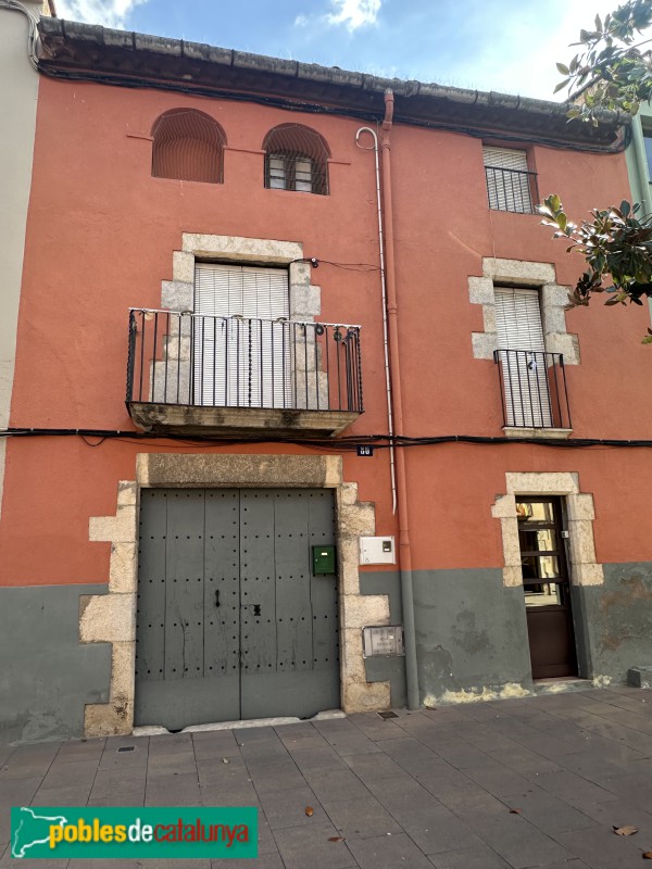 Sarrià de Ter - Carrer Major (Foto: Albert Esteves, 2025) Sarrià de Ter - Carrer Major