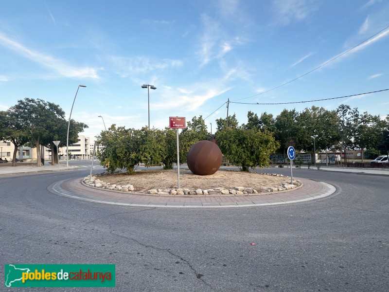 Lleida - Escultura La Magrana