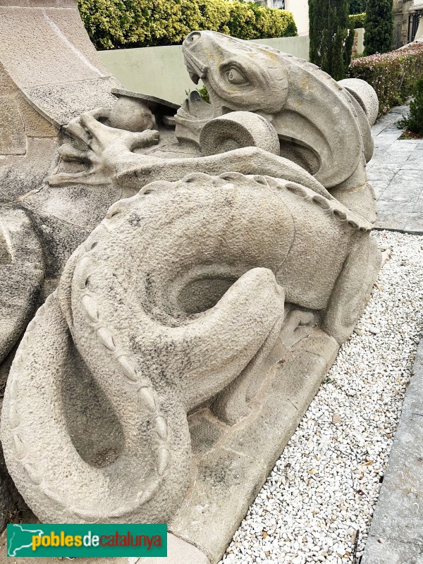 Lloret de Mar - Cementiri. Panteó Esqueu-Vilallonga