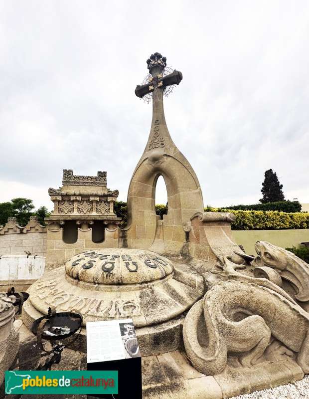 Lloret de Mar - Cementiri. Panteó Esqueu-Vilallonga