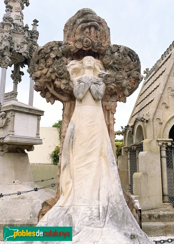 Lloret de Mar - Cementiri. Sepulcre Camps i Nonell (Foto: Albert Esteves, 2025) Lloret de Mar - Cementiri. Sepulcre Camps i Nonell