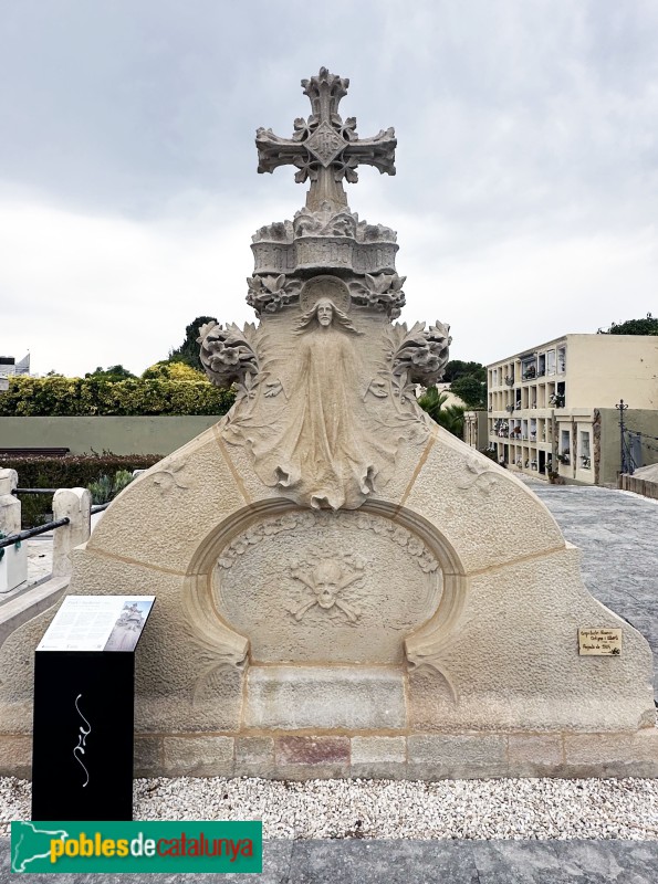 Lloret de Mar - Cementiri. Sepulcre Pujol i Masferrer (Vicenç Artigas, c.1904)