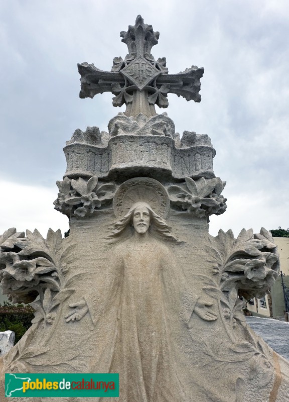 Lloret de Mar - Cementiri. Sepulcre Pujol i Masferrer (Vicenç Artigas, c.1904)