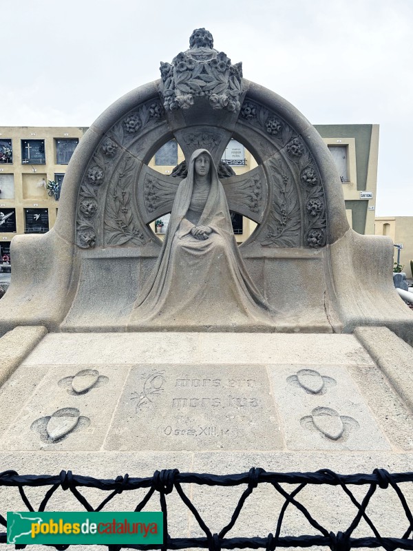 Lloret de Mar - Cementiri. Sepulcre Carreras (Vicenç Artigas, 1909)